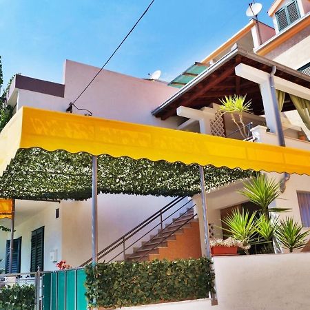 Apartments By The Sea Krilo Jesenice, Omis - 15145 Exterior foto