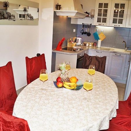 Apartments By The Sea Krilo Jesenice, Omis - 15145 Jesenice  Cameră foto