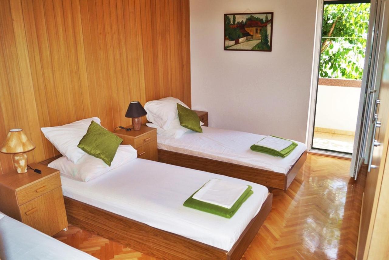Apartments By The Sea Krilo Jesenice, Omis - 15145 Exterior foto